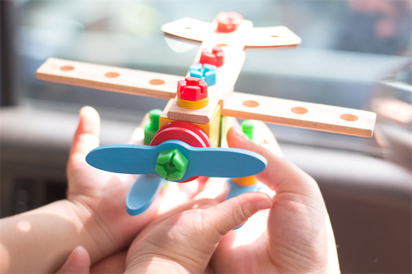 這些玩具可能正在悄悄傷害孩子，對(duì)關(guān)聯(lián)品牌的啟示